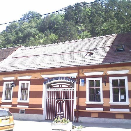 Guesthouse Stefi ริชนอฟ ภายนอก รูปภาพ