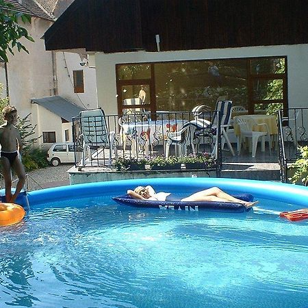 Guesthouse Stefi ริชนอฟ ภายนอก รูปภาพ
